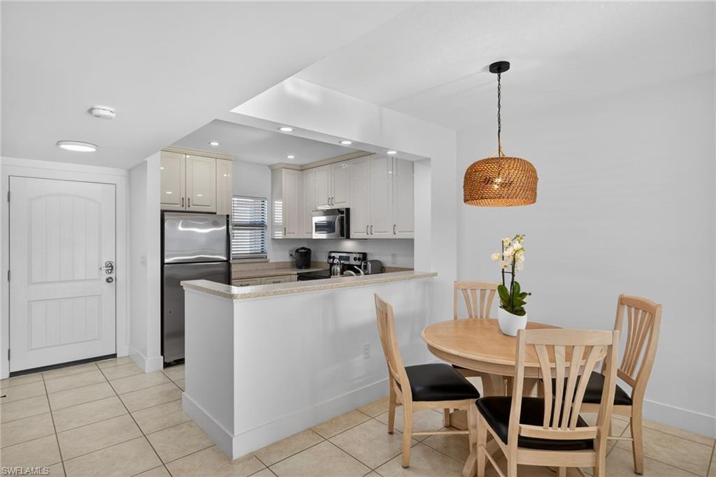 801 River Point DR # 206A