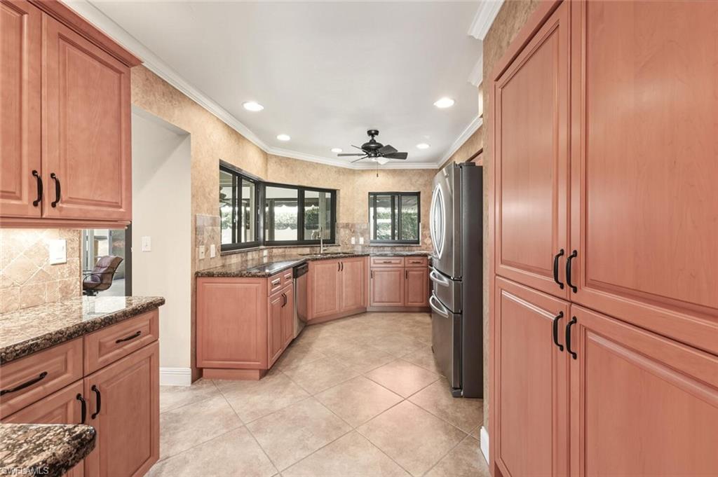 738 Reef Point CIR