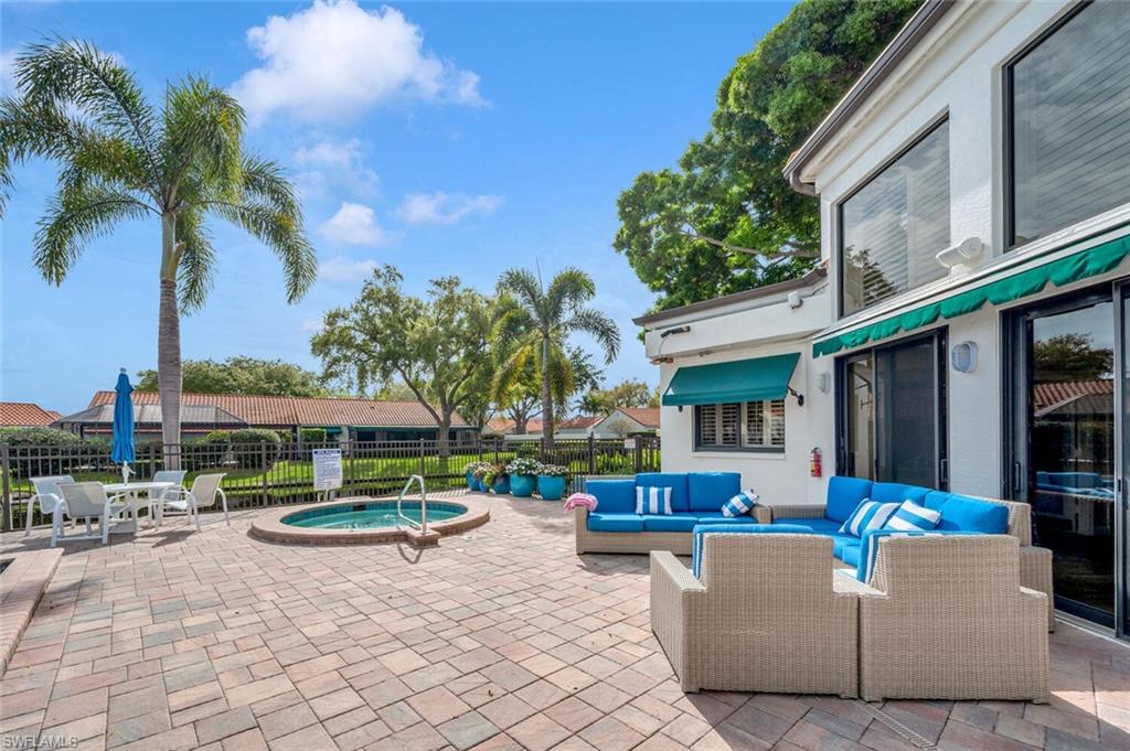 738 Reef Point CIR