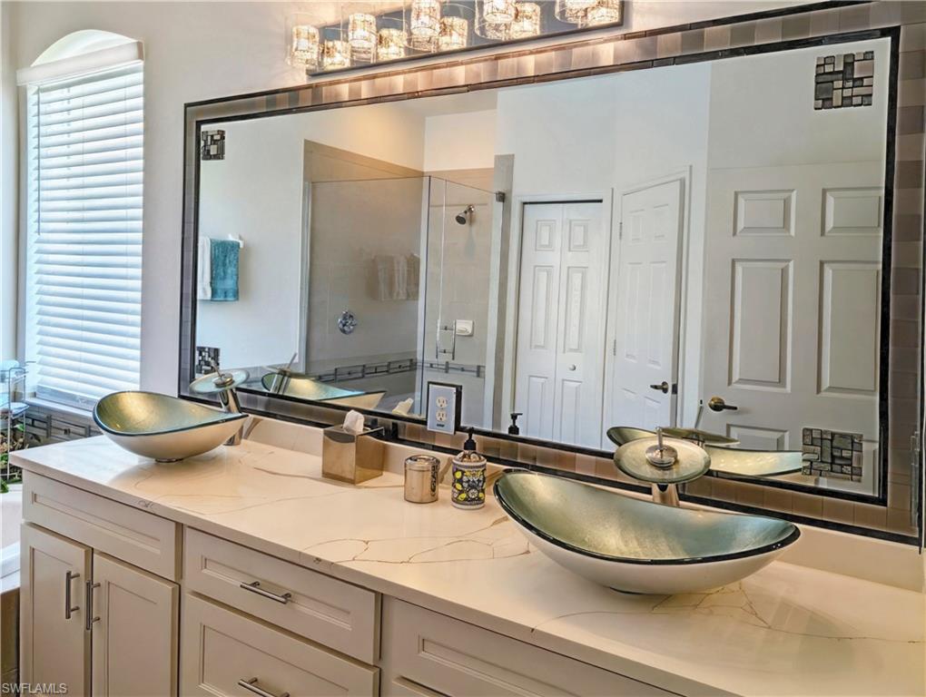 5758 Lago Villaggio WAY