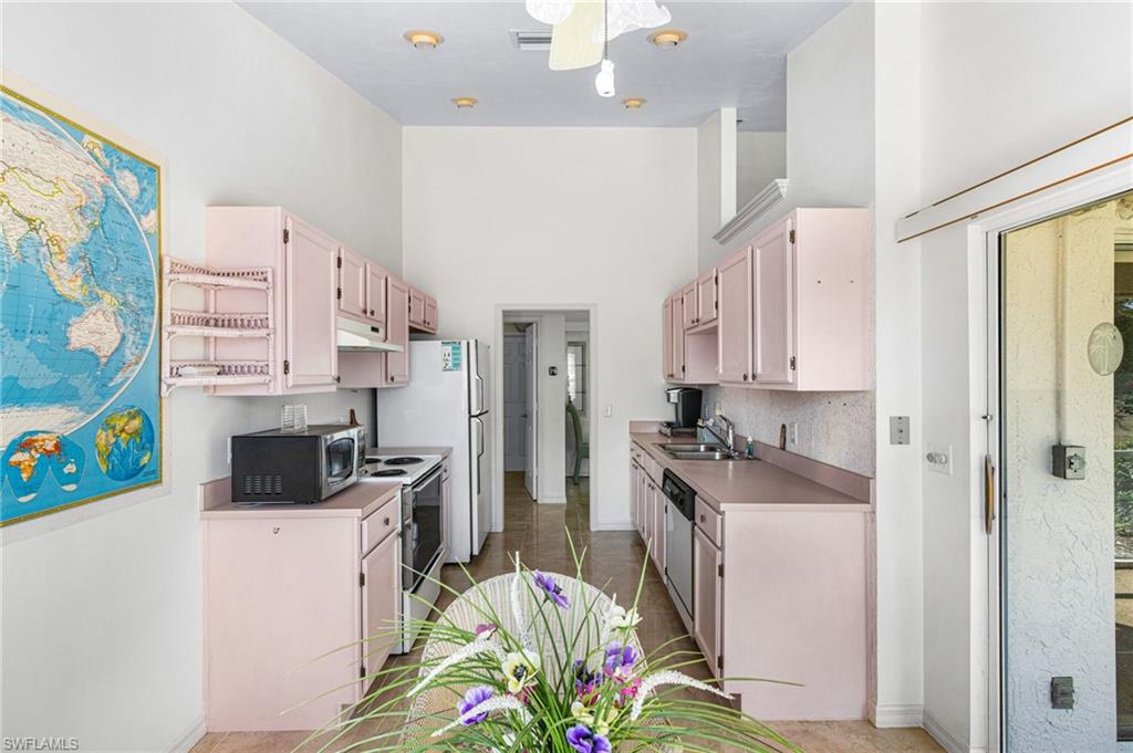 842 Charlemagne BLVD