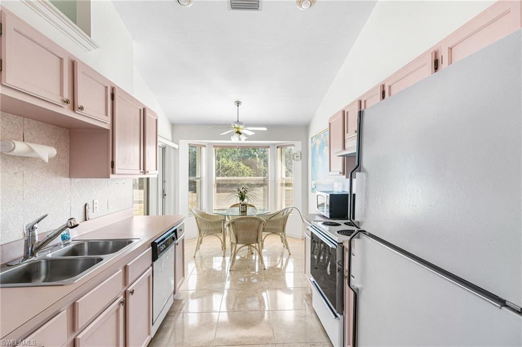 842 Charlemagne BLVD