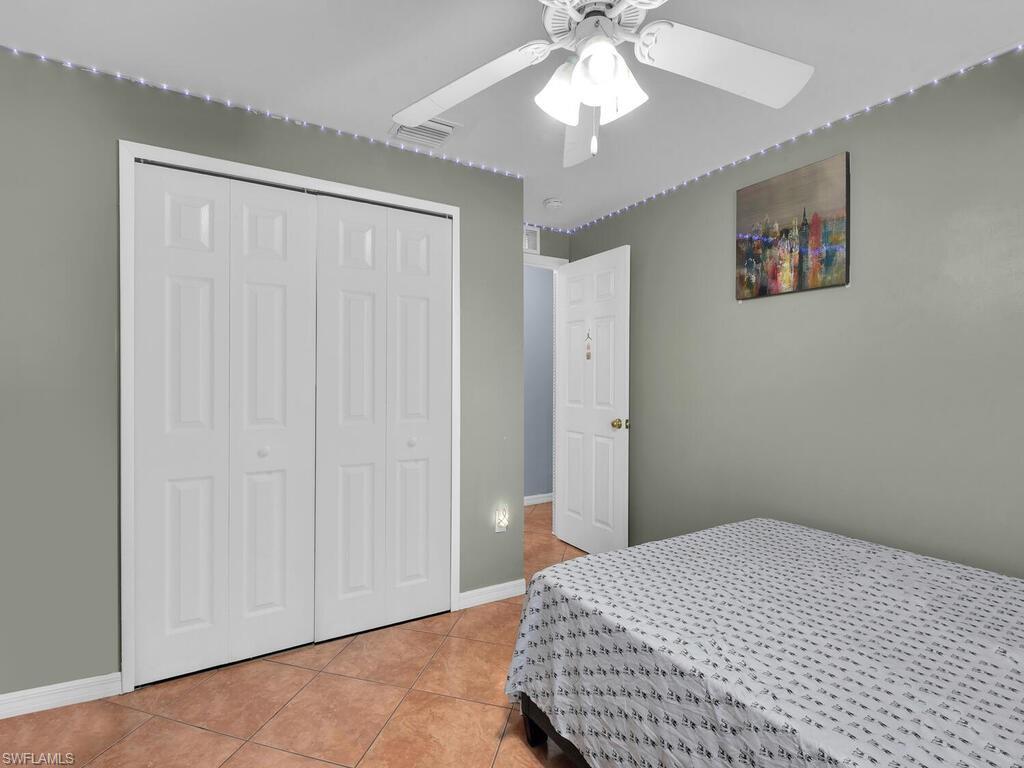 4913 4913 22ND PL SW