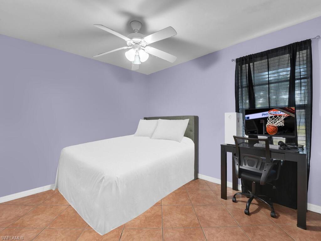 4913 4913 22ND PL SW