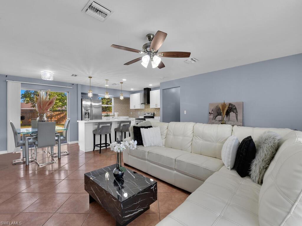 4913 4913 22ND PL SW