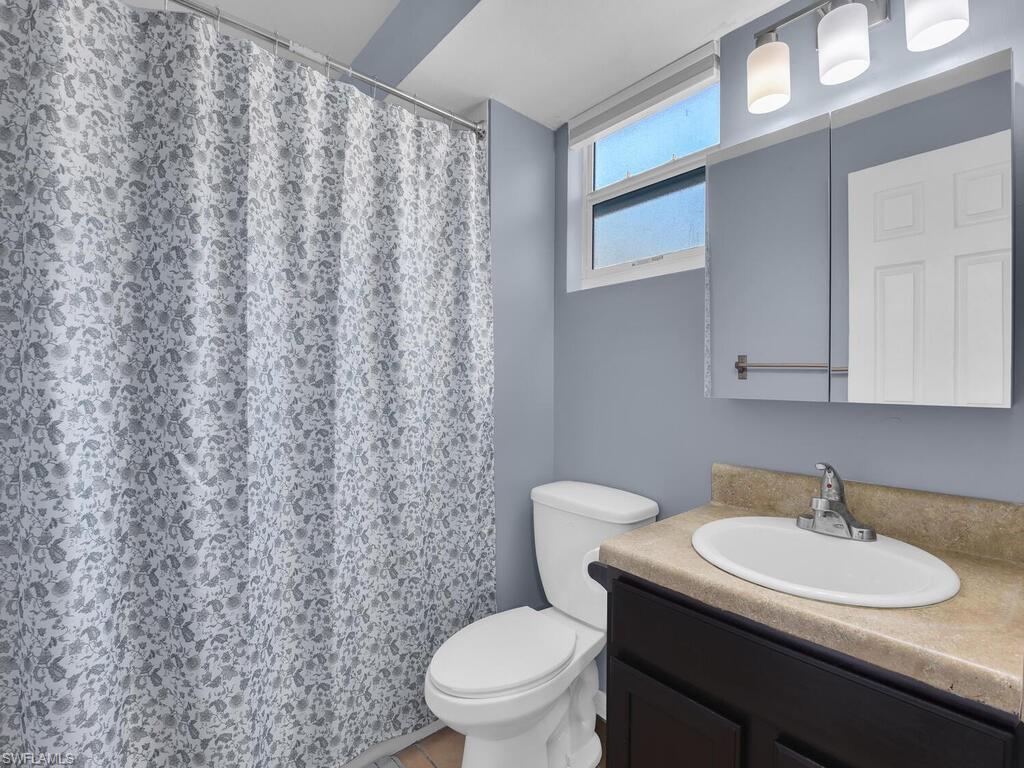 4913 4913 22ND PL SW