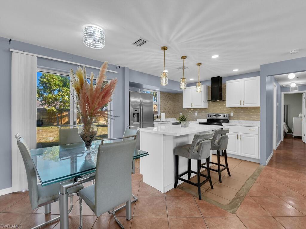 4913 4913 22ND PL SW