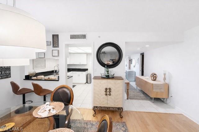 6040 Pelican Bay BLVD # D101