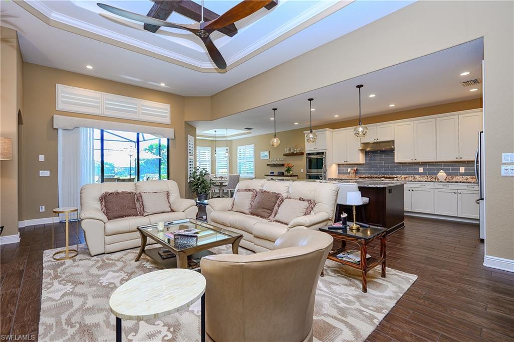 10505 Valencia Lakes DR