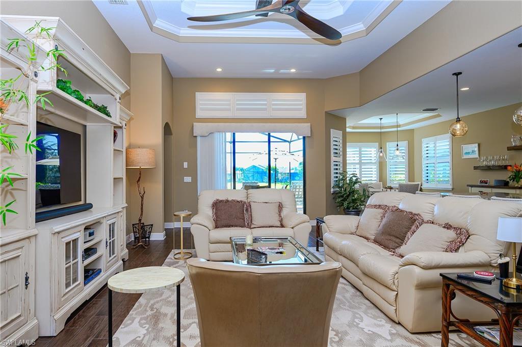 10505 Valencia Lakes DR