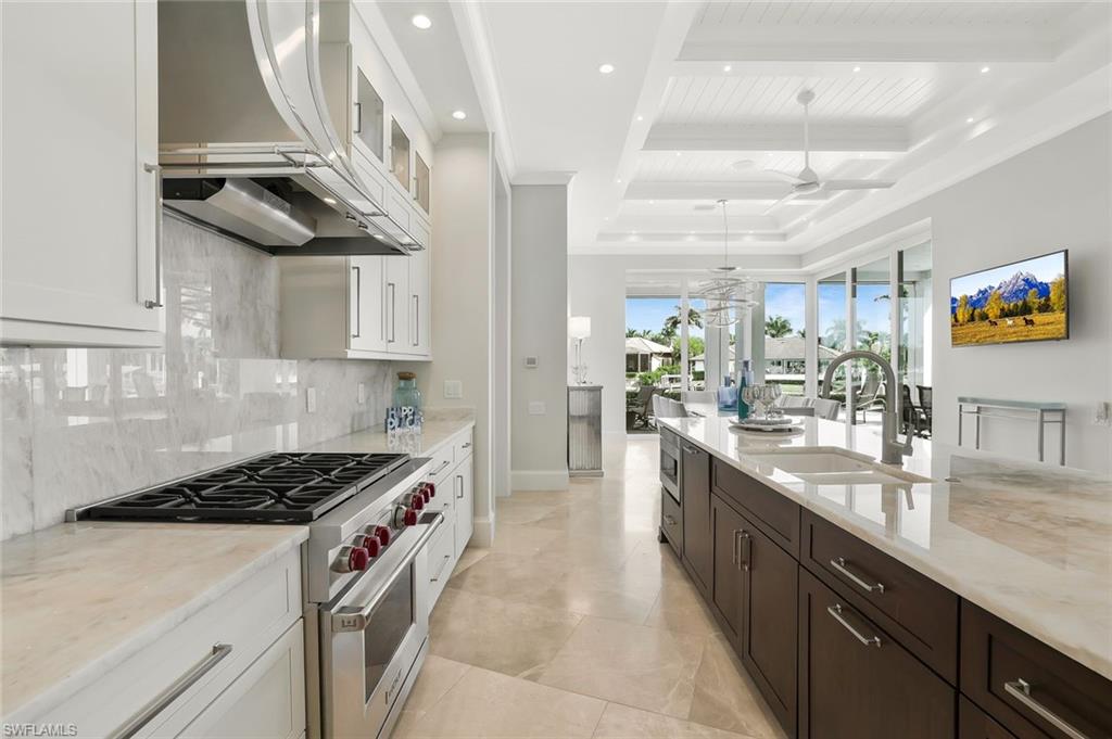 689 Pelican CT
