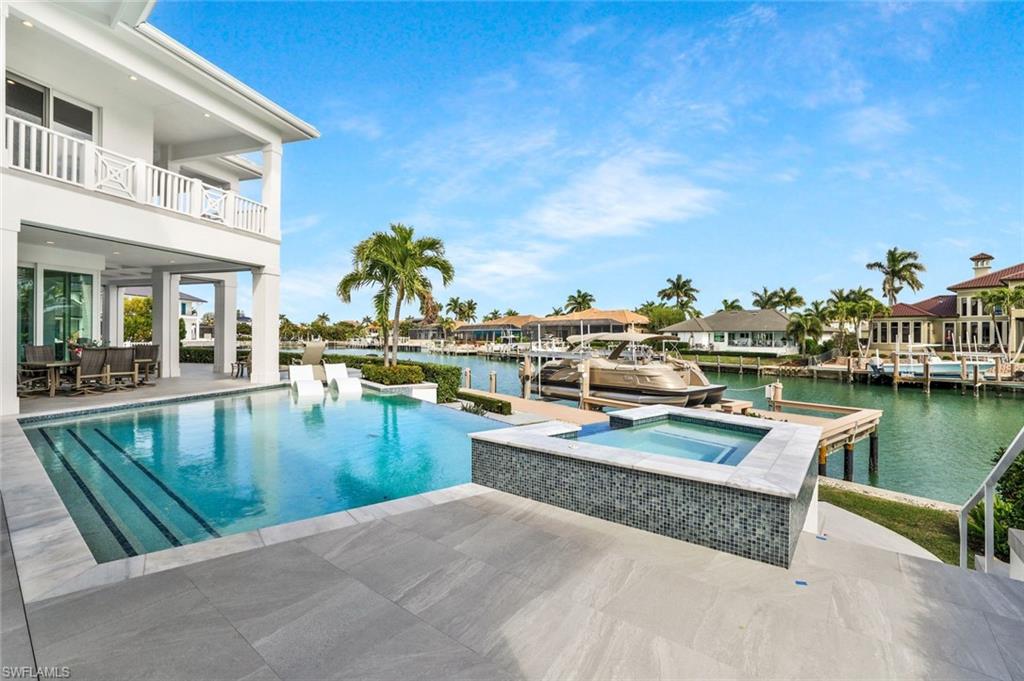 689 Pelican CT