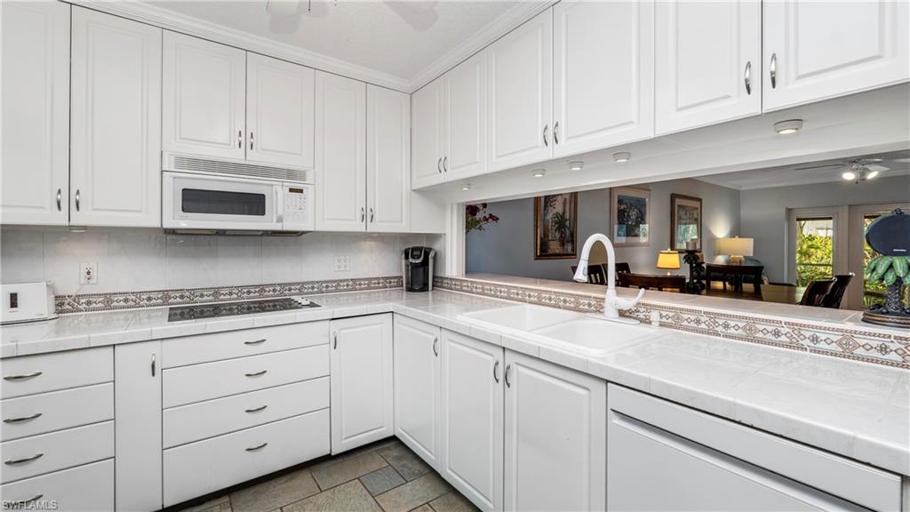 3032 Sandpiper Bay CIR # G106