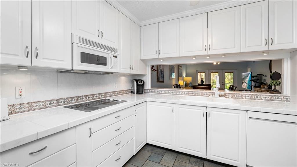 3032 Sandpiper Bay CIR # G106