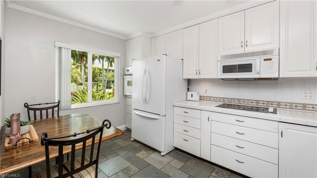 3032 Sandpiper Bay CIR # G106