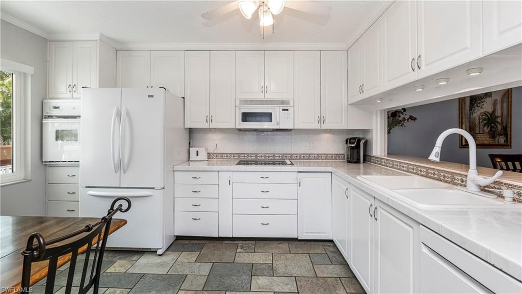 3032 Sandpiper Bay CIR # G106