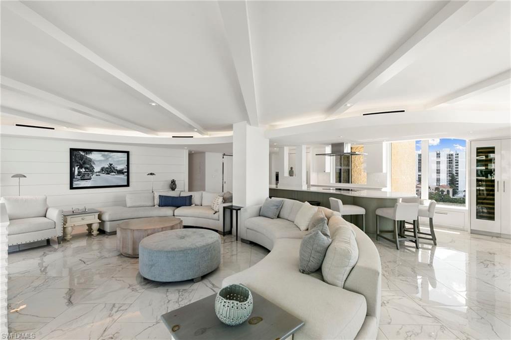 4001 Gulf Shore BLVD N 806