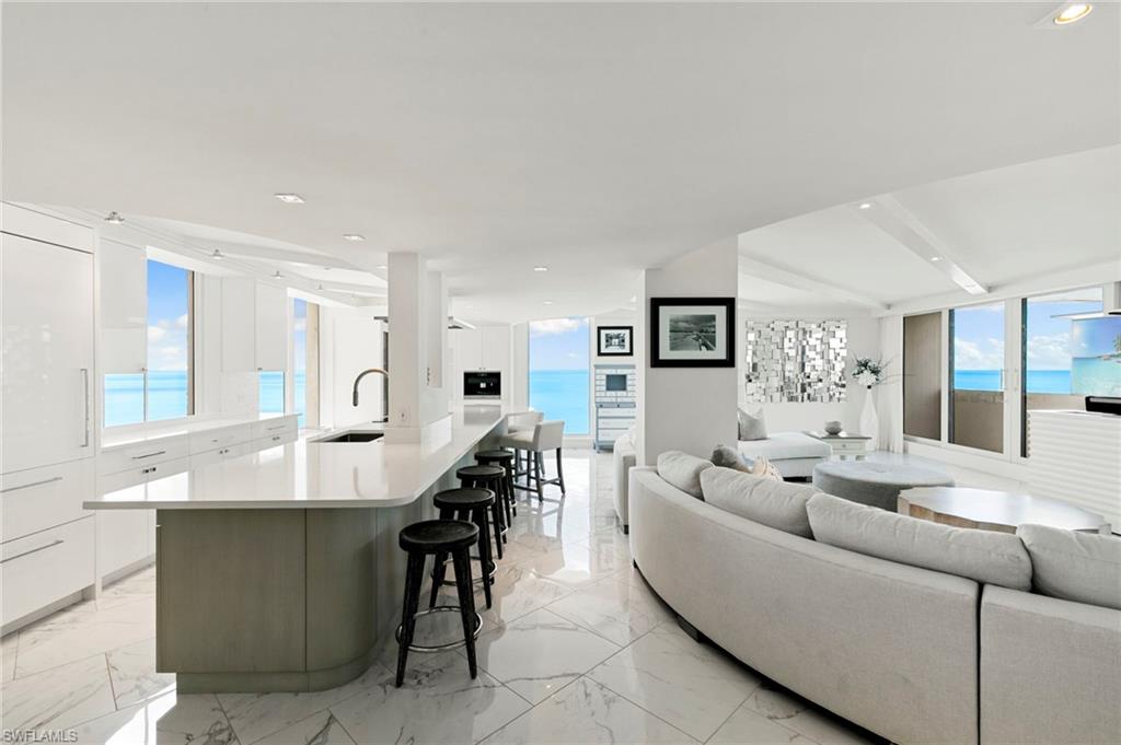 4001 Gulf Shore BLVD N 806