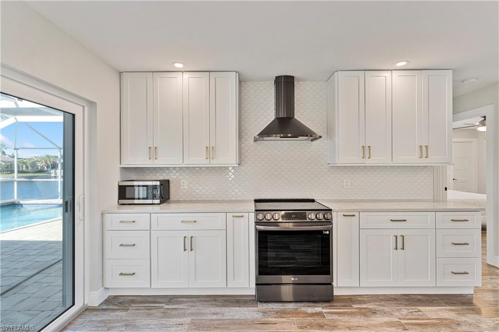 1230 Swan CT