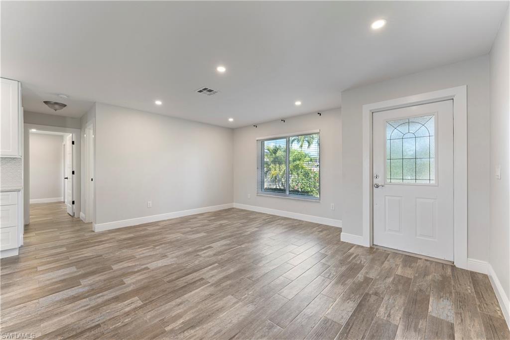 1230 Swan CT