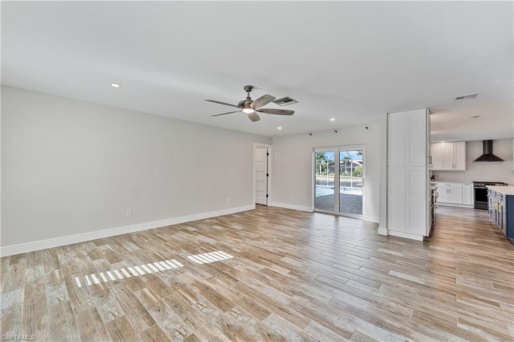 1230 Swan CT