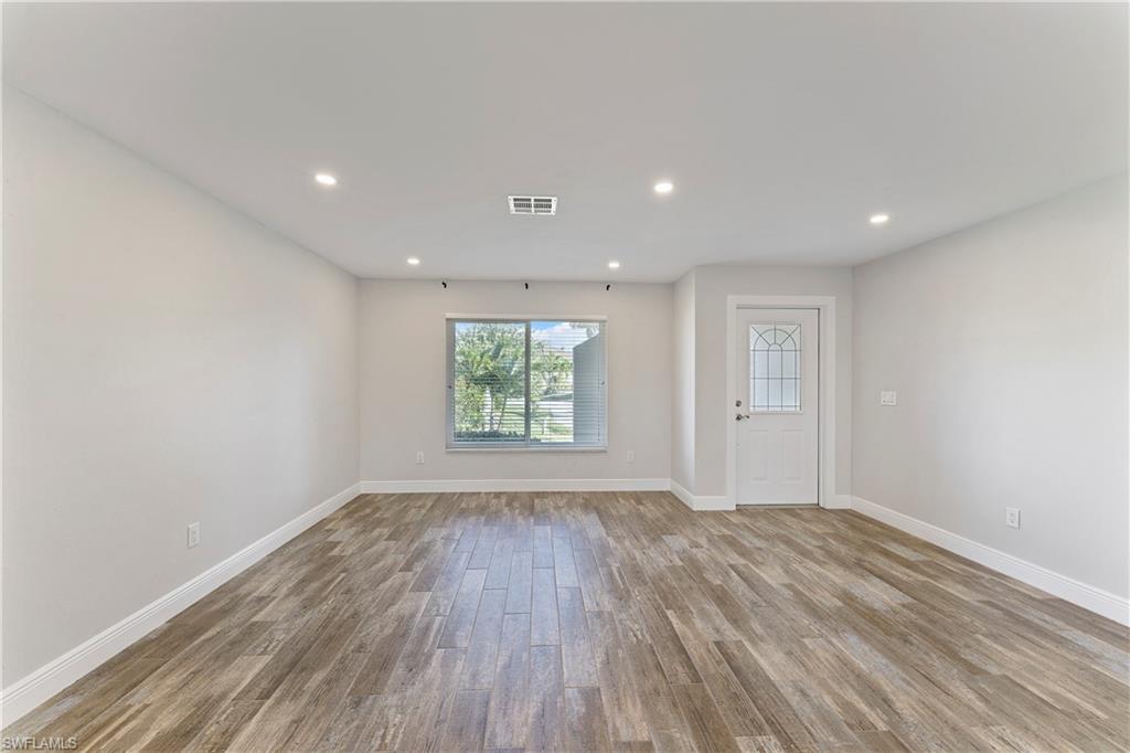 1230 Swan CT