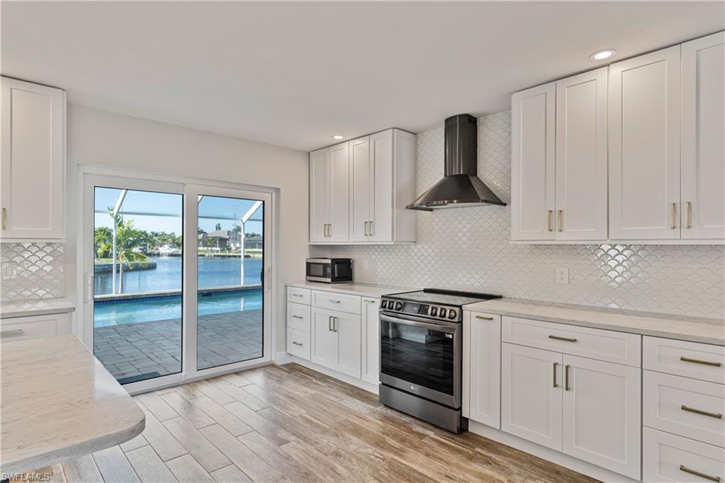 1230 Swan CT