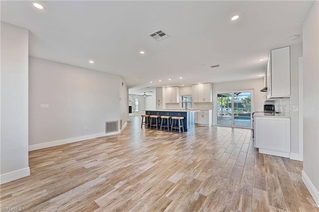 1230 Swan CT