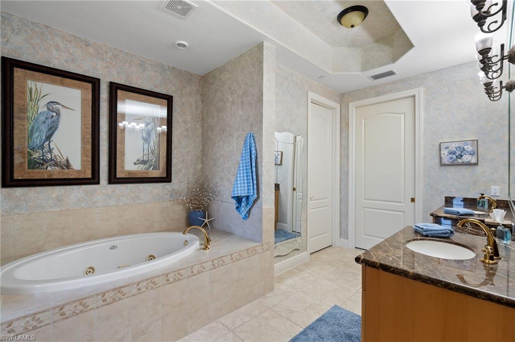 584 Avellino Isles CIR 101