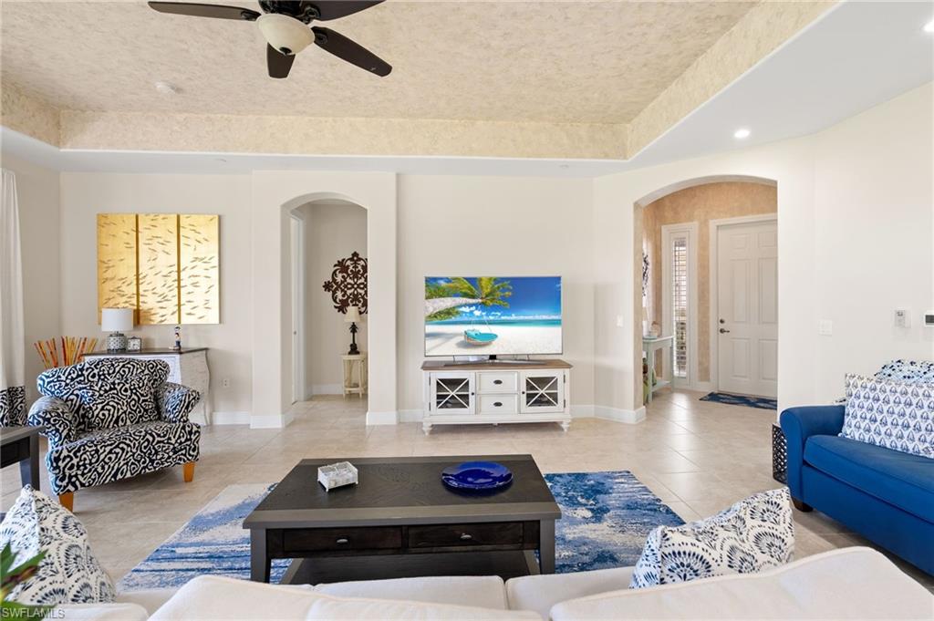 584 Avellino Isles CIR 101