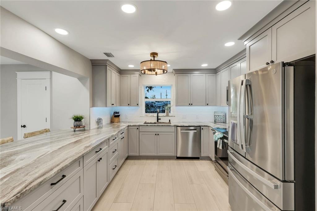 11861 Isle Of Palms DR