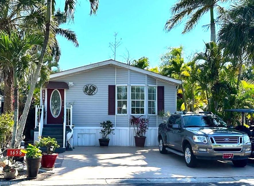 1658 Diamond Lake CIR