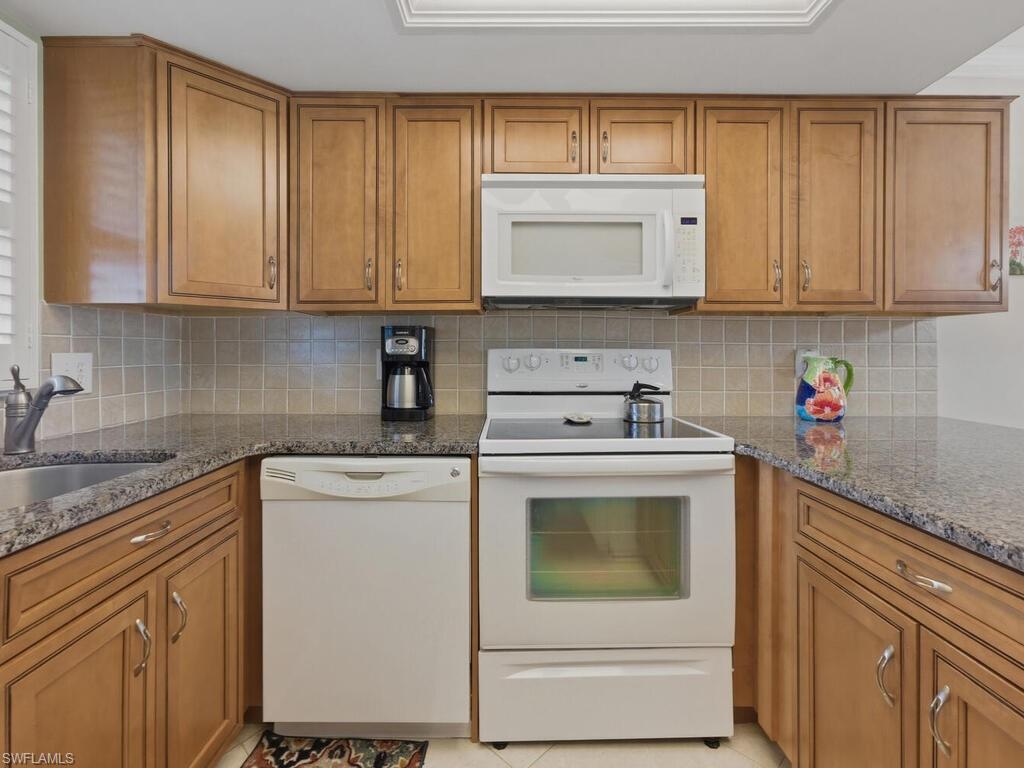 351 Charlemagne BLVD B208