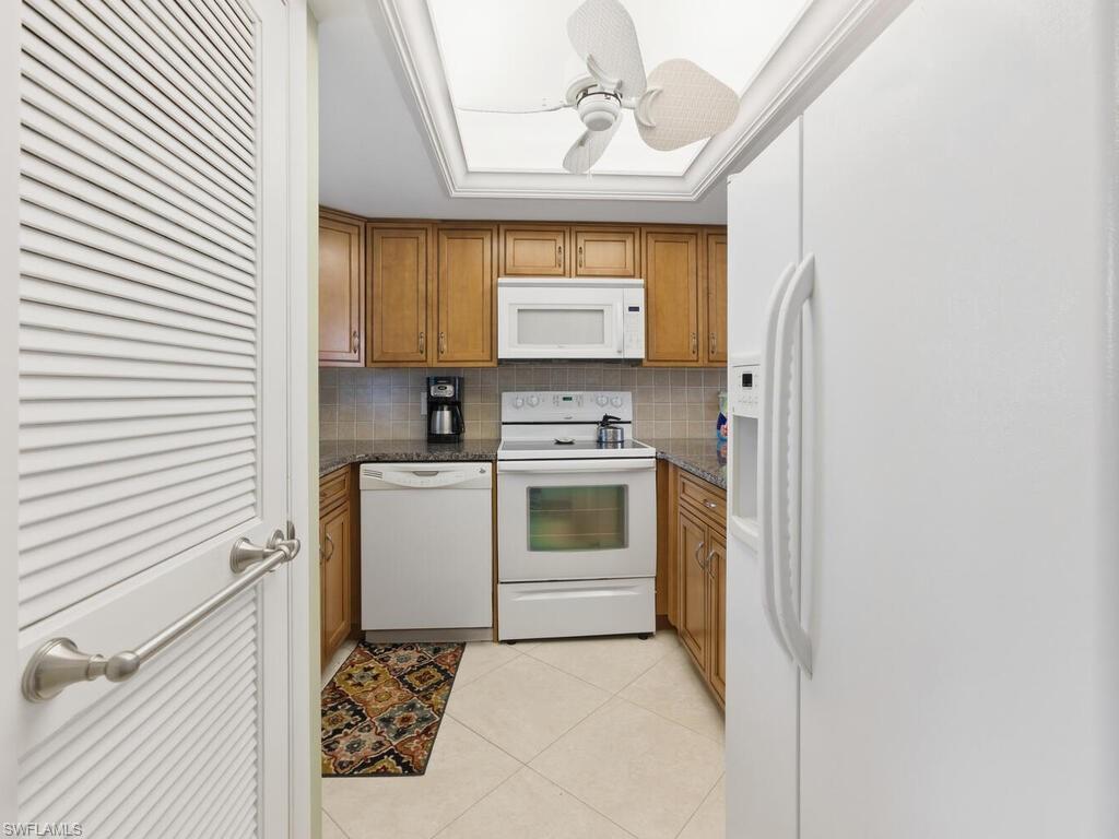 351 Charlemagne BLVD B208