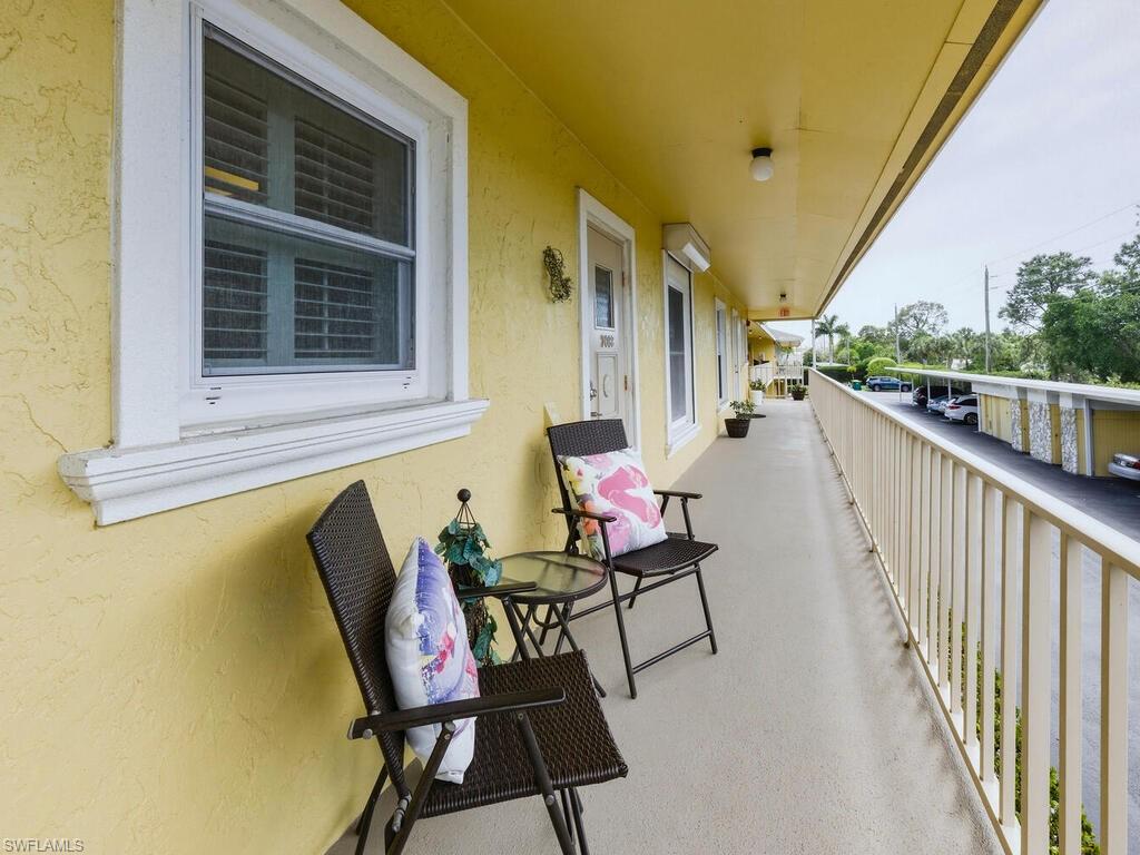 351 Charlemagne BLVD B208