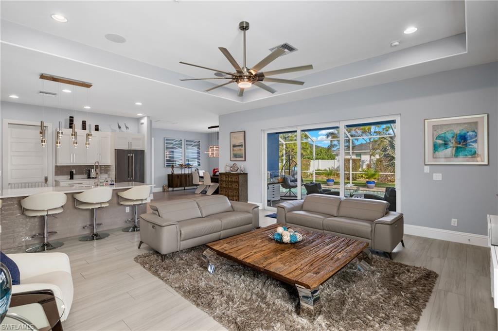 17 Willoughby DR