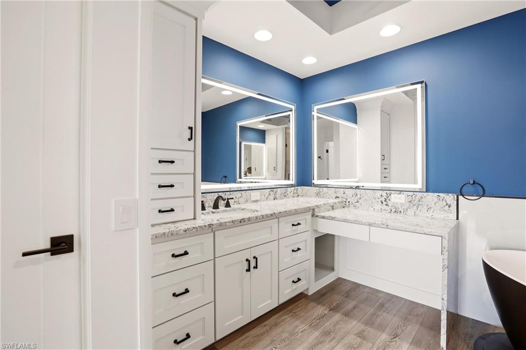 425 Cove Tower DR 1002