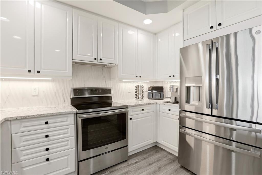 425 Cove Tower DR 1002