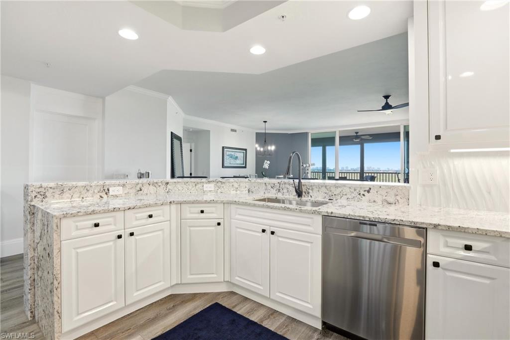 425 Cove Tower DR 1002