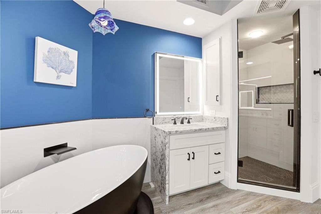 425 Cove Tower DR 1002