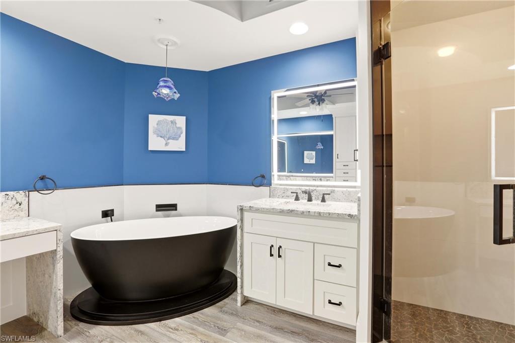425 Cove Tower DR 1002