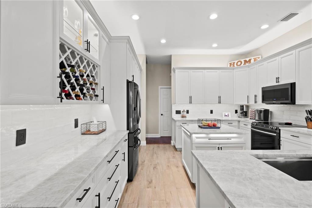 9100 Kings Cove CT