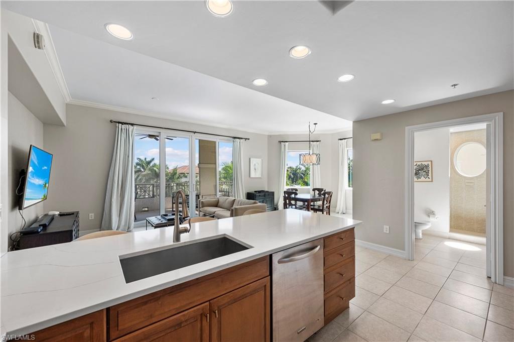 2738 Tiburon BLVD E B406