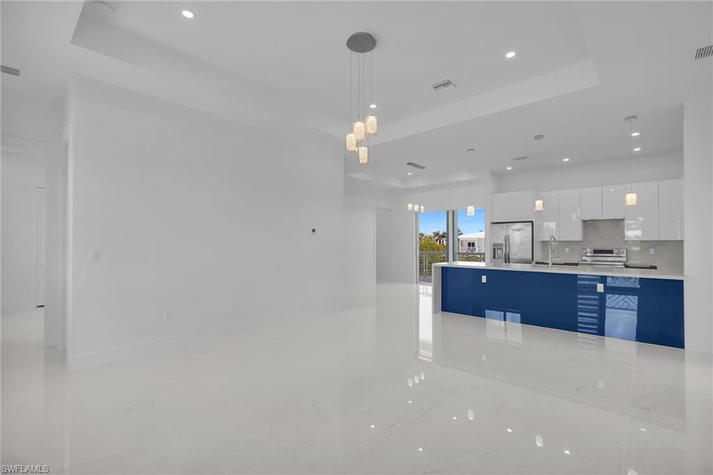 518 Avenida Primiceria