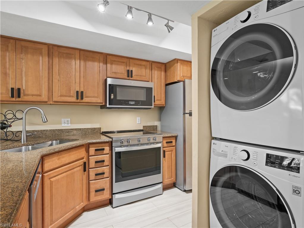 600 Neapolitan WAY 127