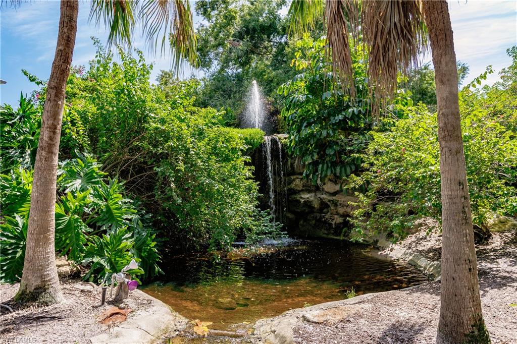 600 Neapolitan WAY 226