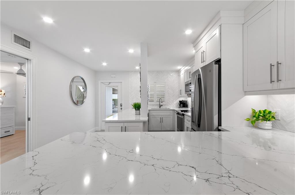 664 Broad AVE S J664