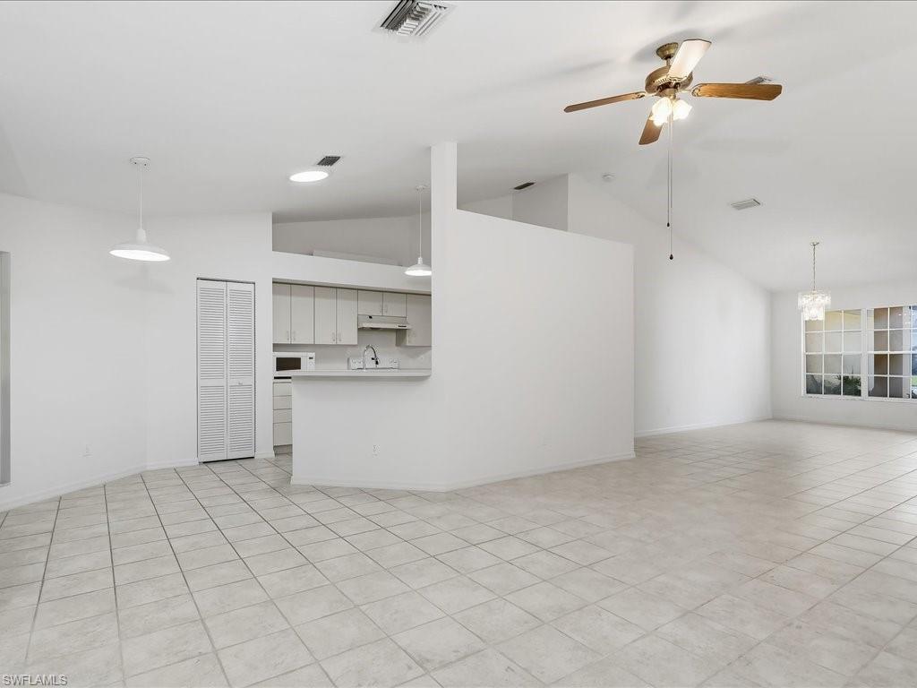 2305 Piccadilly Circus