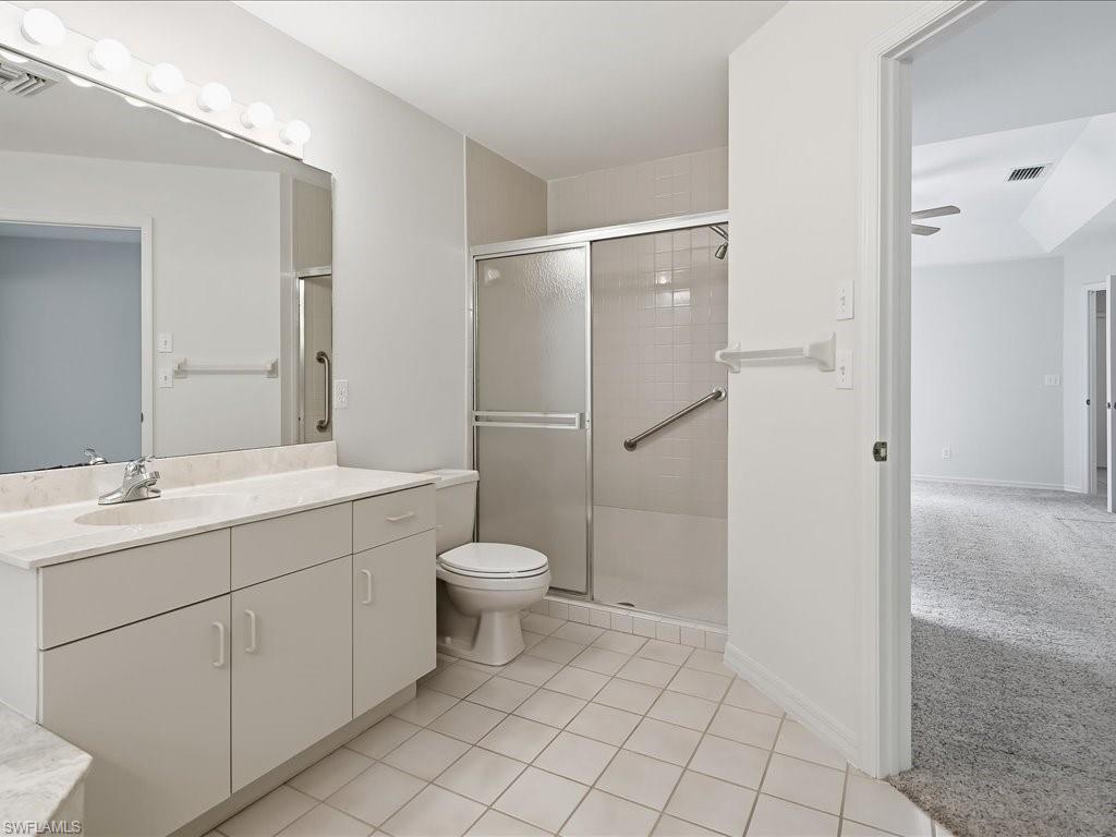 2305 Piccadilly Circus