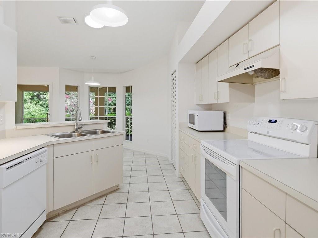 2305 Piccadilly Circus